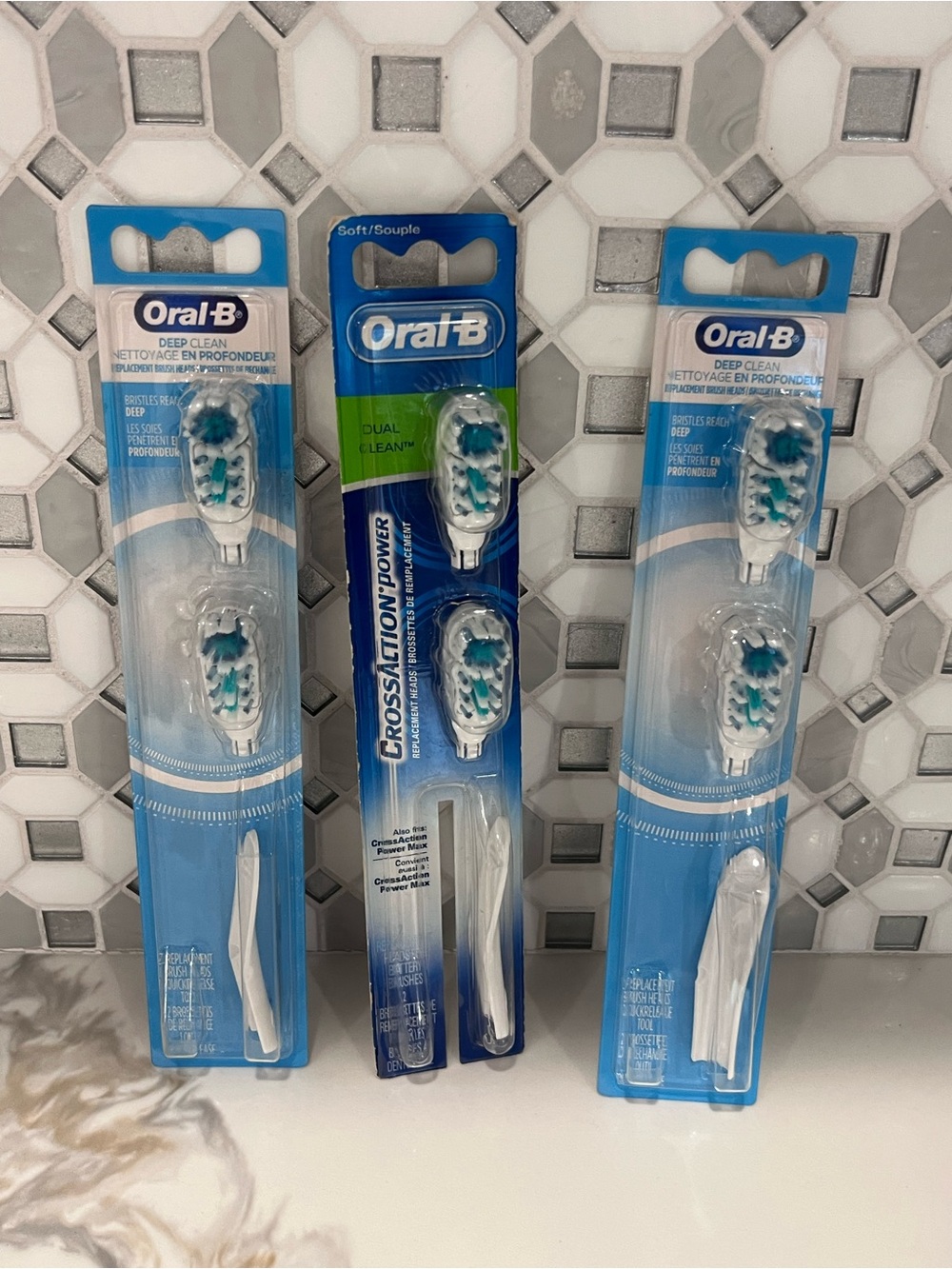Oral-B Deep Clean Battery Powered Toothbrush Replacement Brush Heads 3 pk of 2